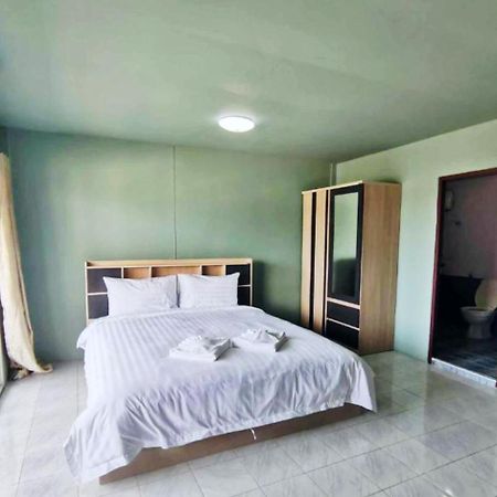 4 Palms Hotel Pratumanak Pattaya Exterior photo