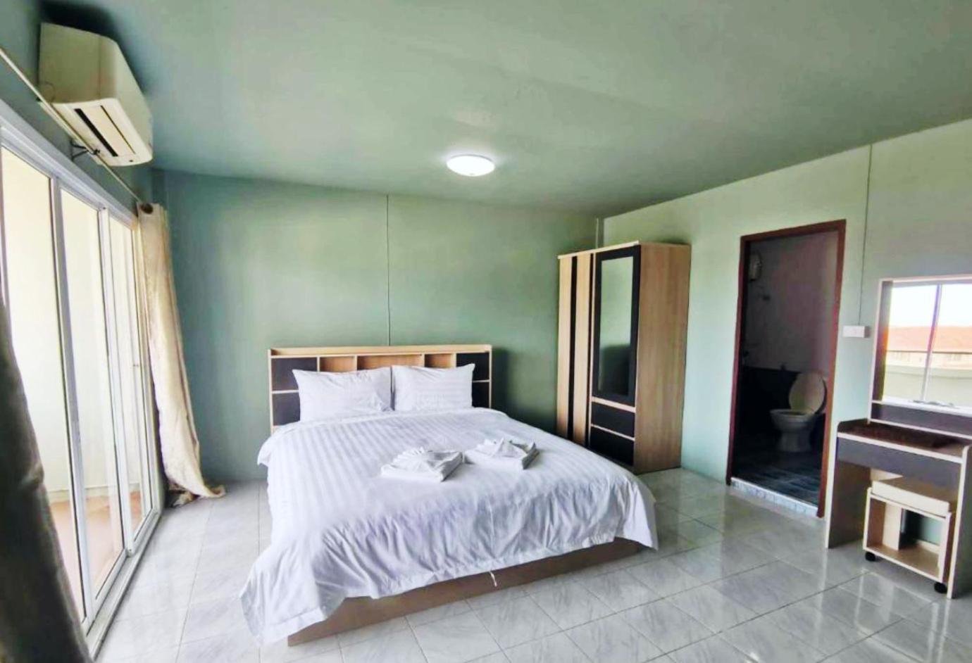 4 Palms Hotel Pratumanak Pattaya Exterior photo